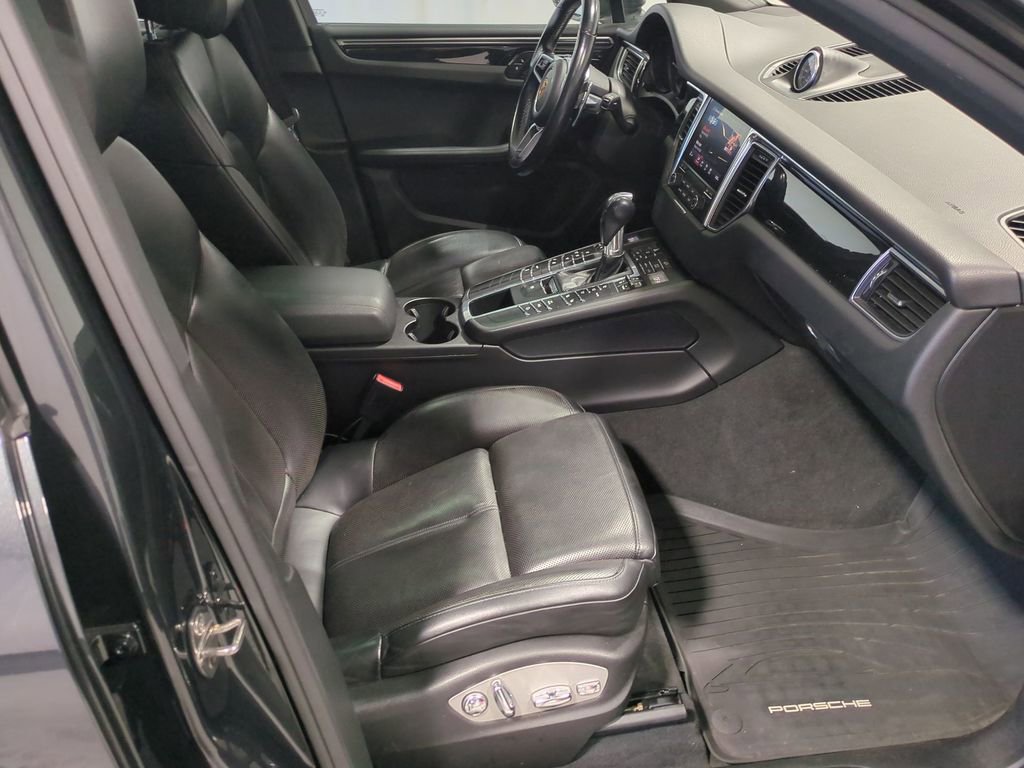 Used 2018 Porsche Macan image 26