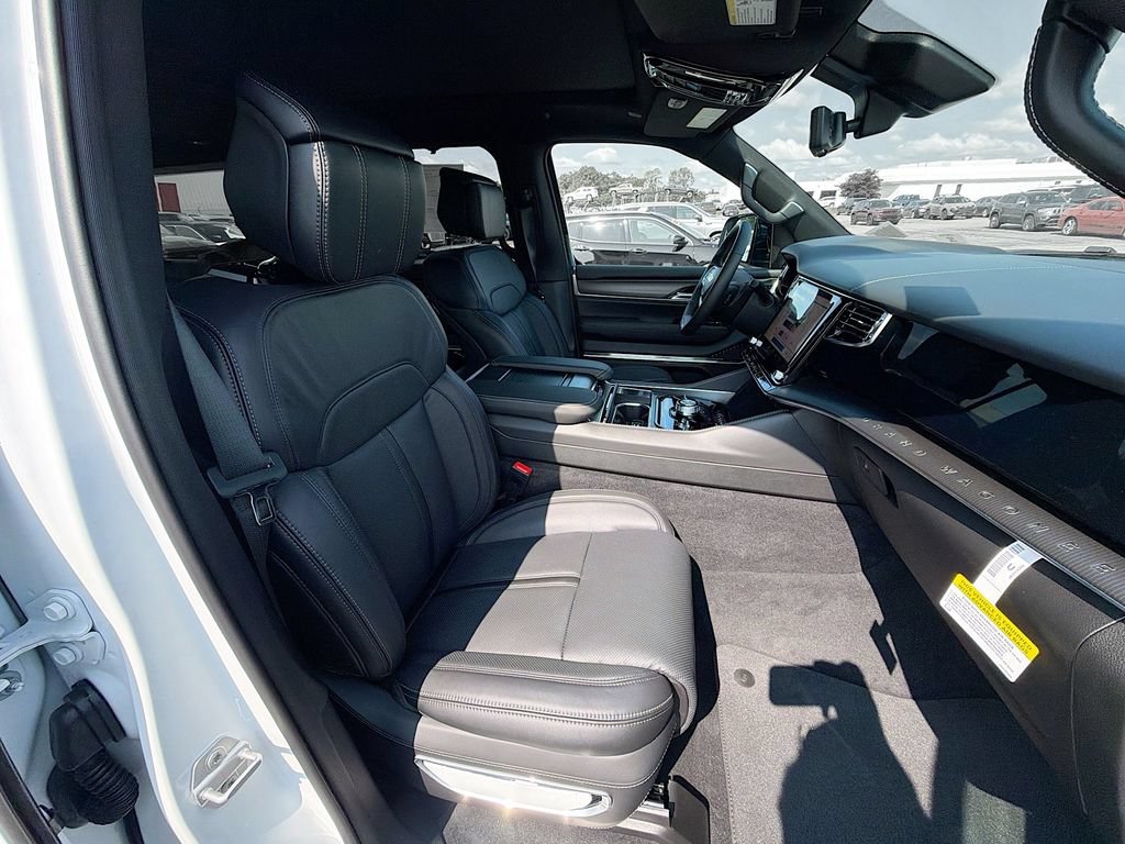 New 2026 Jeep Grand Wagoneer L Summit w/ Premium Group III AWD/4WD image 37