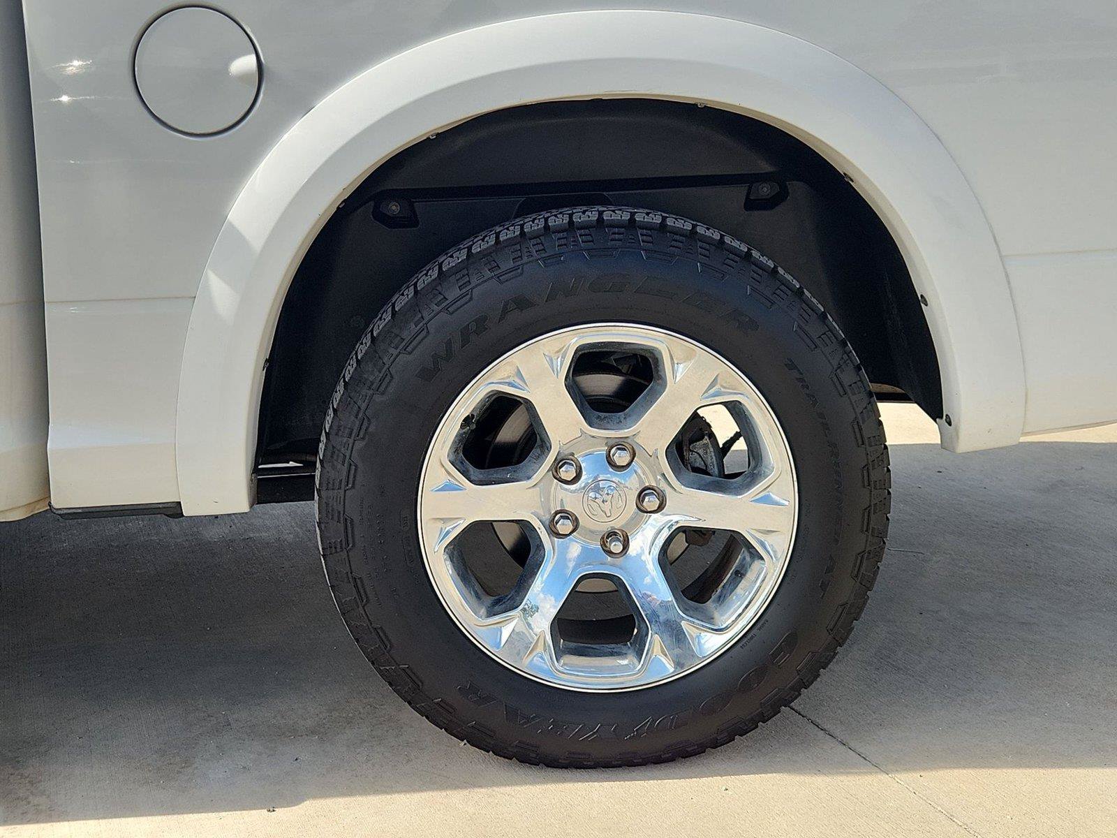 Used 2015 RAM 1500 Laramie w/ Convenience Group AWD/4WD image 33
