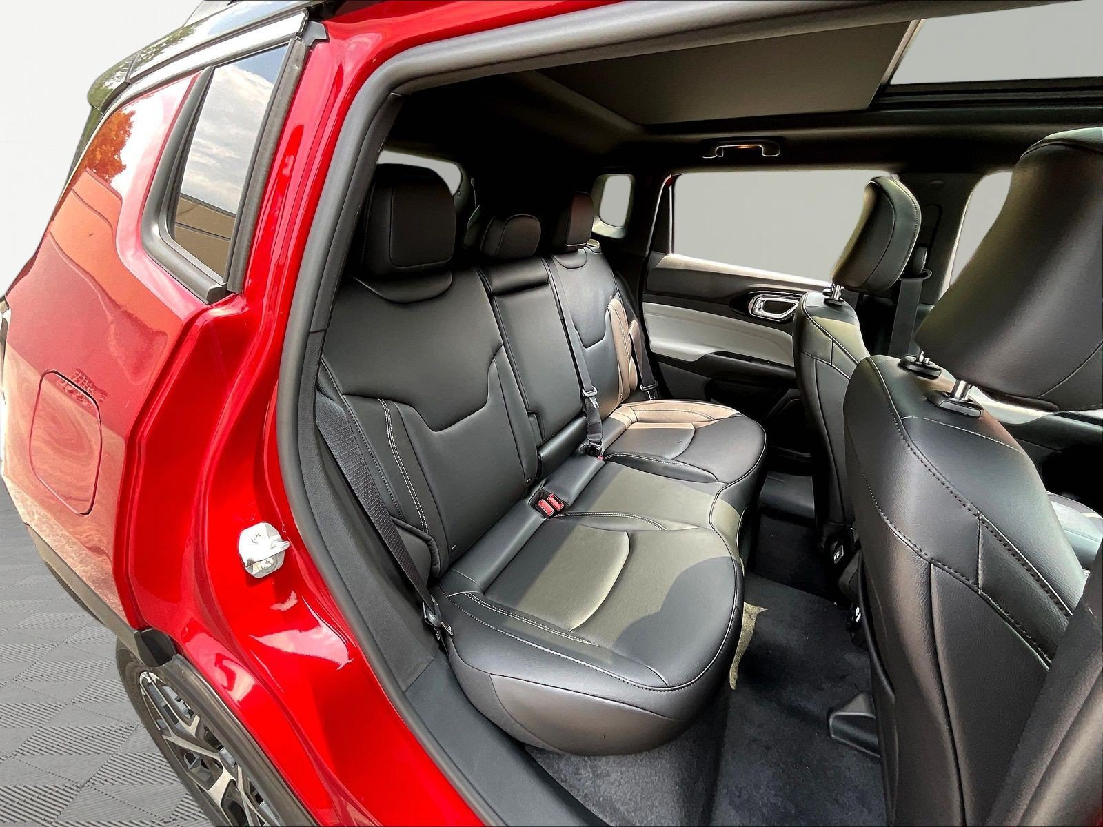 New 2026 Jeep Compass Limited w/ Sun, Sound & Navigation Group AWD/4WD image 20