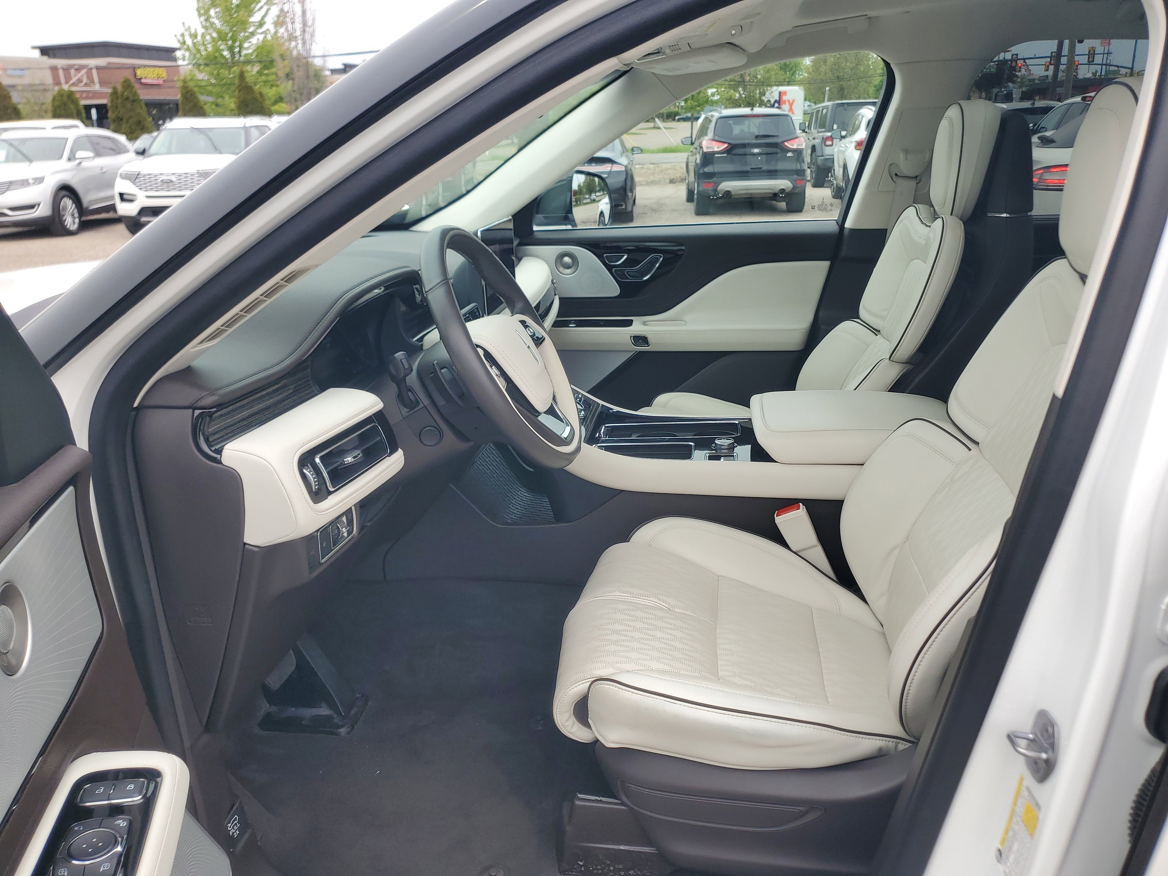 Certified 2024 Lincoln Aviator Black Label w/ Dynamic Handling Package AWD/4WD image 10