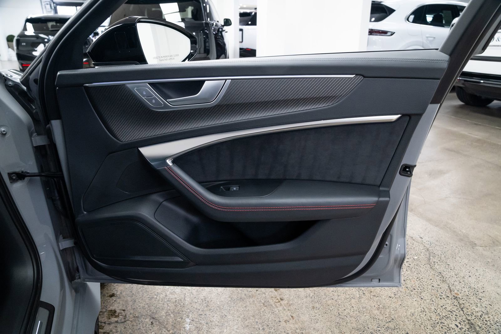 Used 2023 Audi RS 6 AWD/4WD image 24