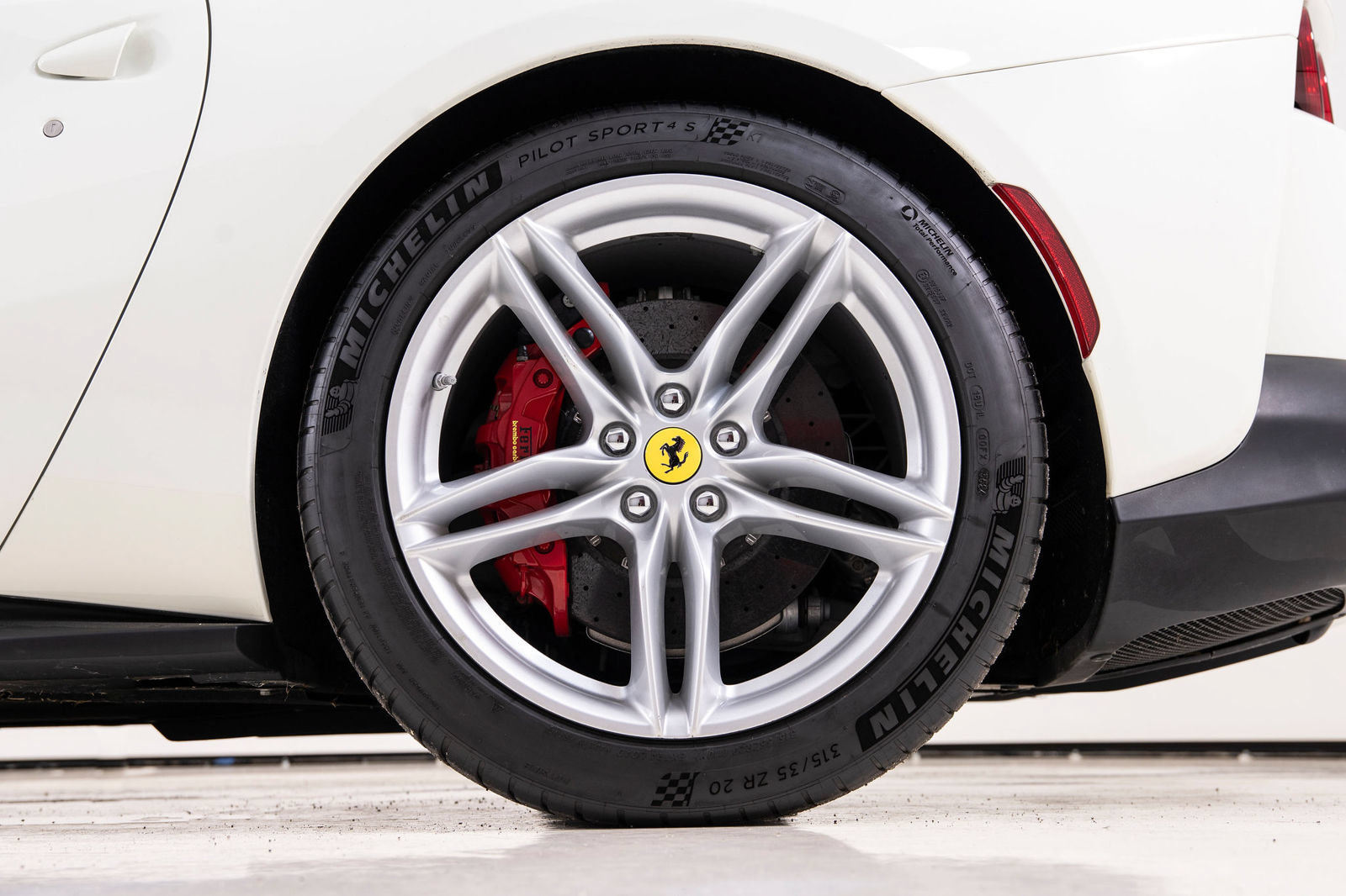 Certified 2019 Ferrari 812 Superfast RWD image 22