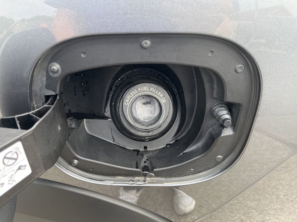 Used 2025 Nissan Pathfinder Platinum w/ Cargo Package image 40