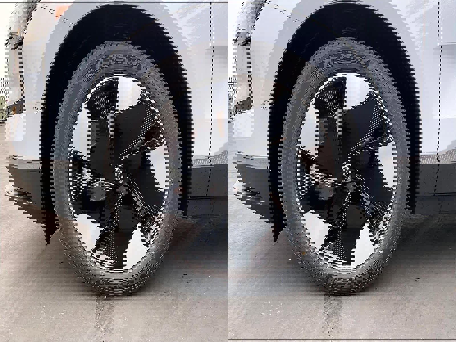 New 2026 Volvo EX30 Ultra w/ Climate Package image 14