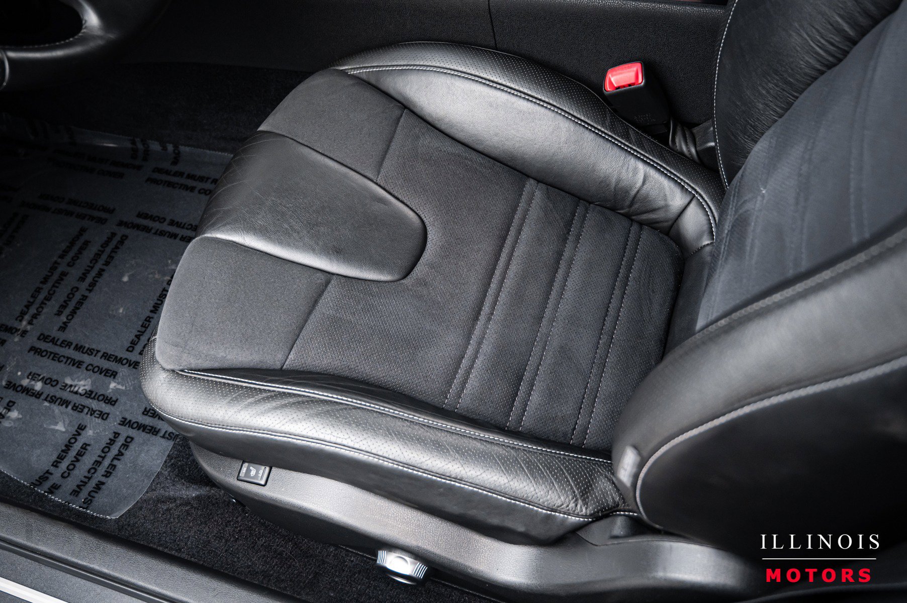 Used 2014 Nissan GT-R Premium image 20