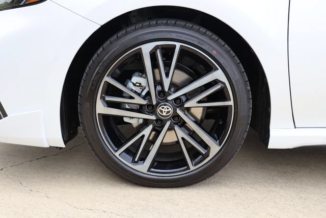 New 2026 Toyota Camry Hybrid FWD image 9