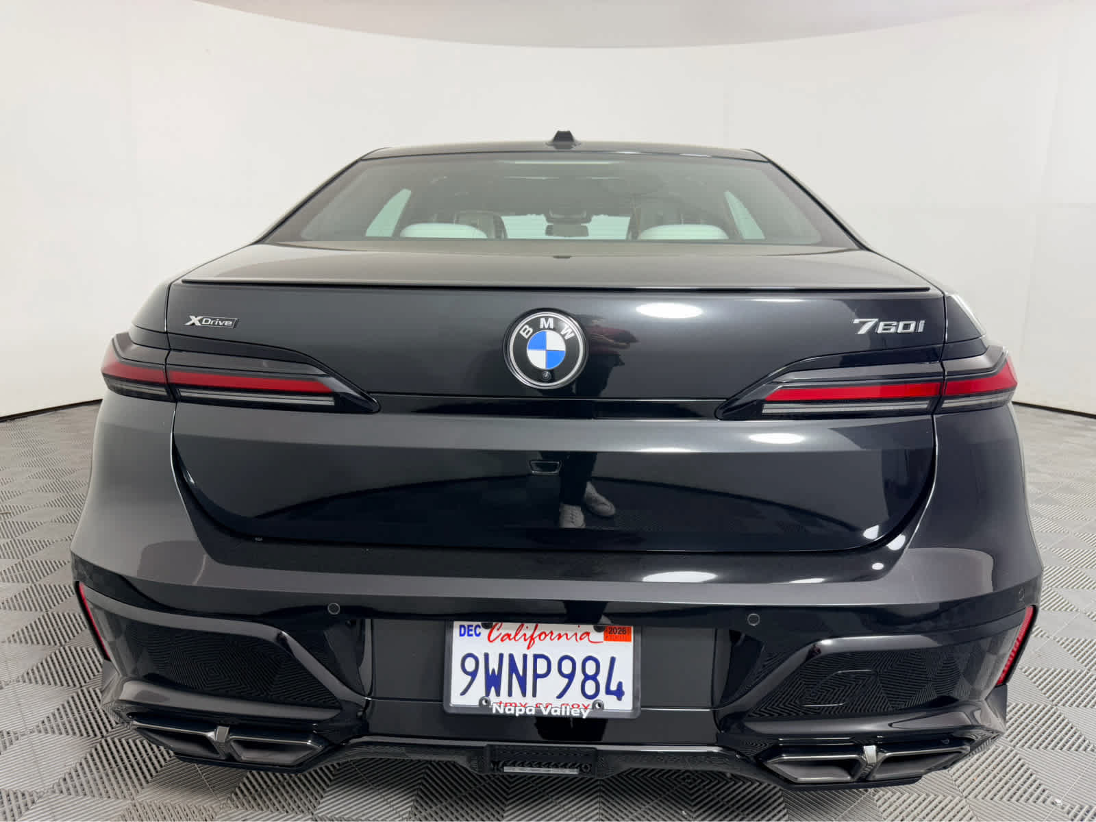 Used 2025 BMW 760i xDrive AWD/4WD image 4