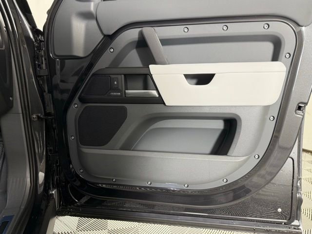New 2026 Land Rover Defender 130 V8 image 33