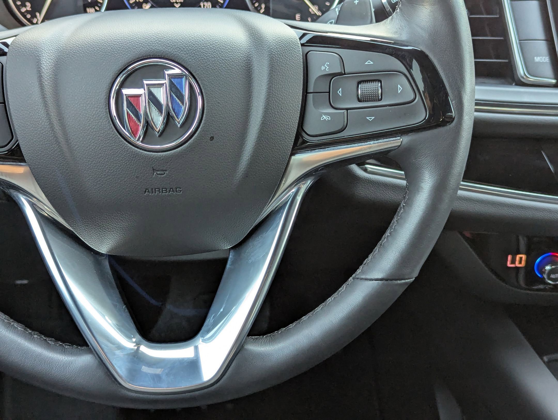 Used 2024 Buick Enclave Avenir w/ Avenir Technology Package FWD image 23