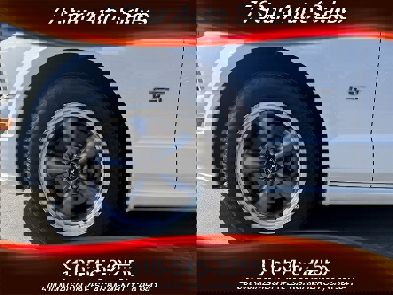 Used 2005 Ford Mustang GT Premium image 16