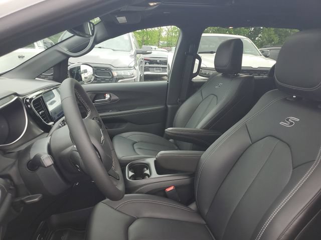 New 2026 Chrysler Pacifica Select w/ S Appearance Package FWD image 18