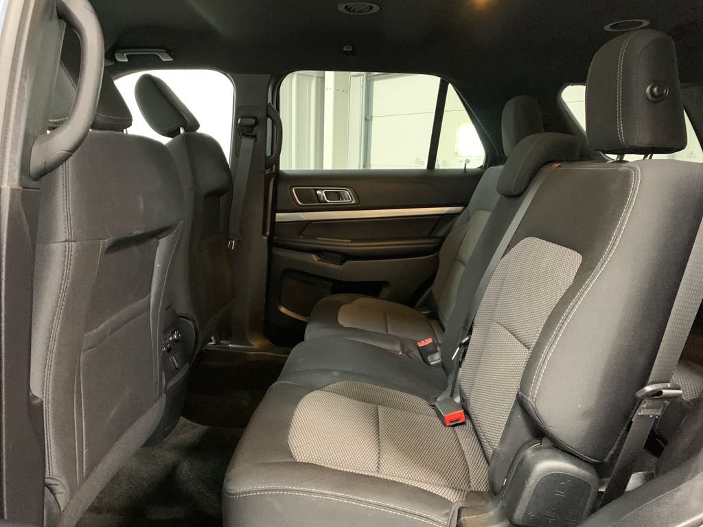 Used 2018 Ford Explorer XLT AWD/4WD image 20