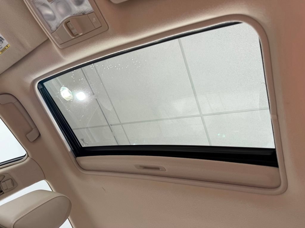Used 2012 Toyota Avalon Limited FWD image 17