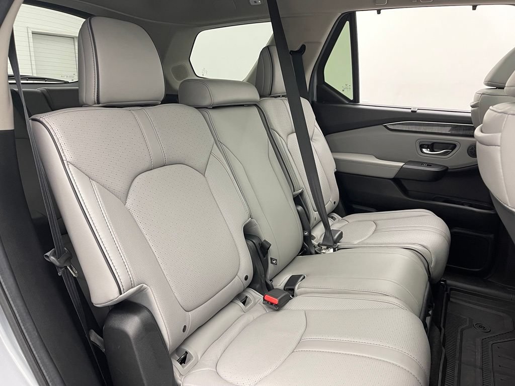 Used 2025 Honda Pilot Elite image 39