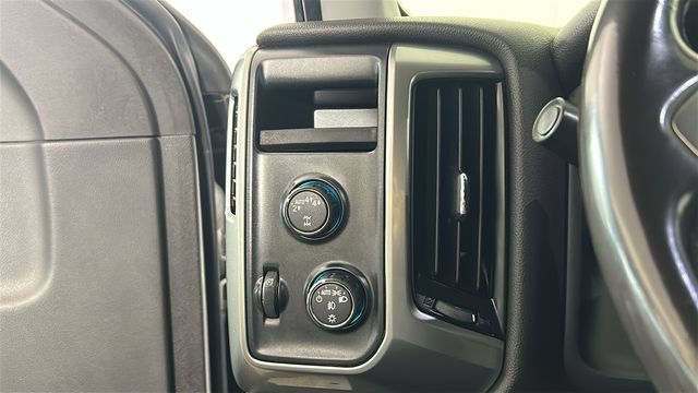 Used 2018 Chevrolet Silverado 1500 LT w/ All Star Edition AWD/4WD image 19