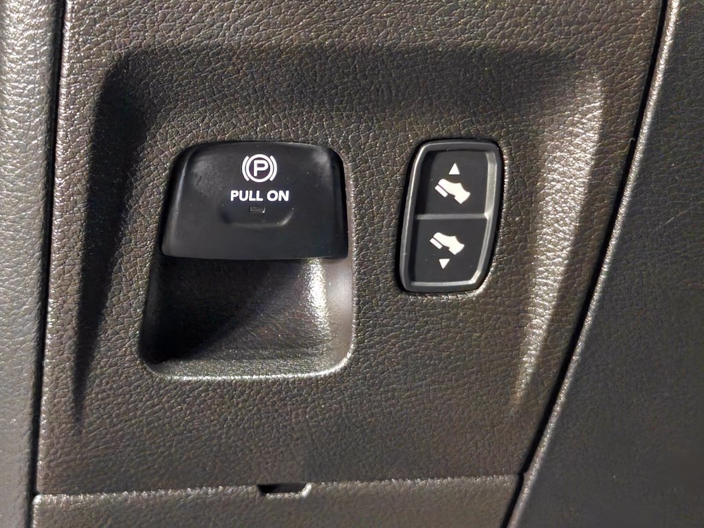 Used 2021 RAM 1500 Big Horn AWD/4WD image 9