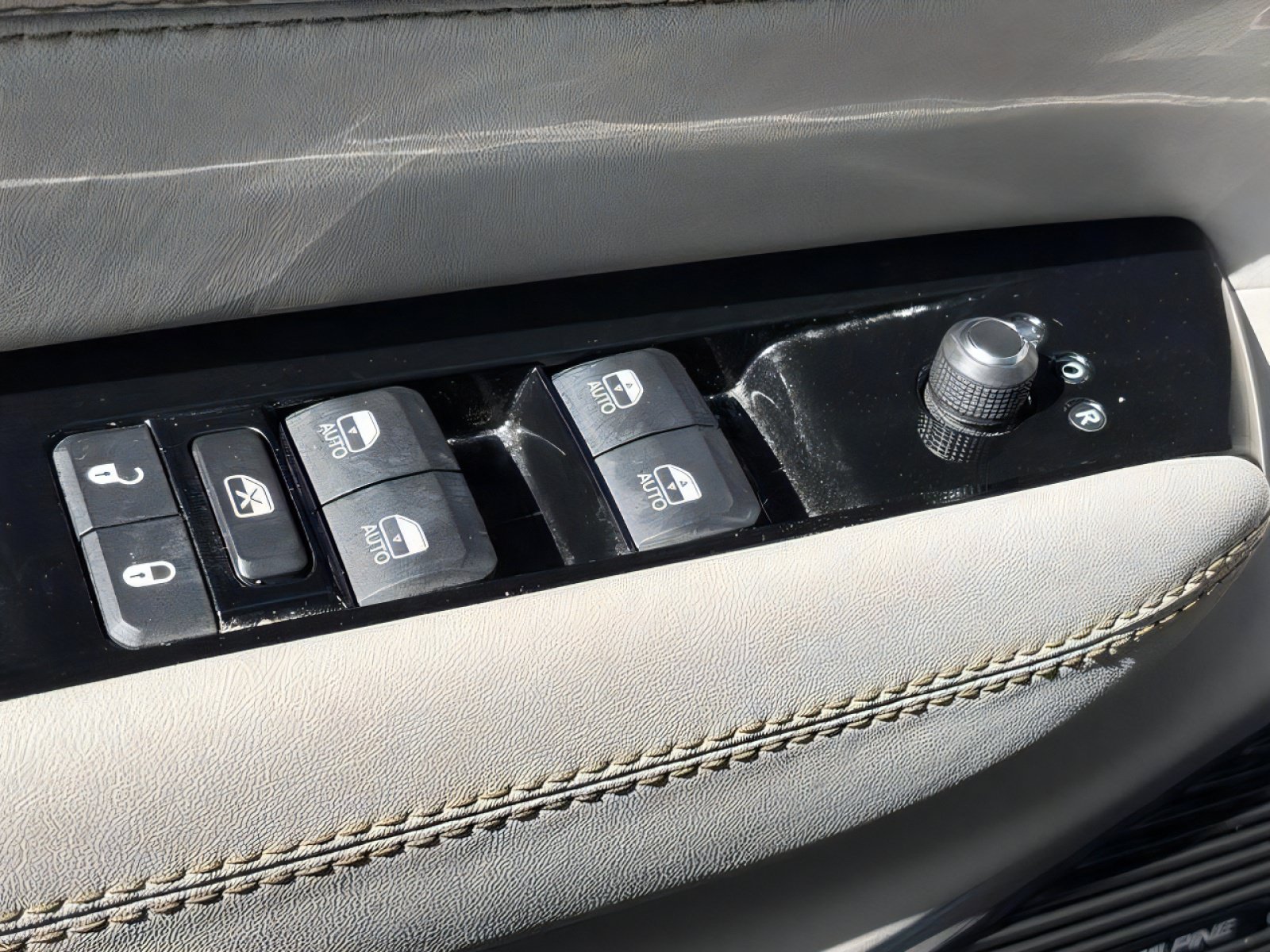 Used 2022 Jeep Wagoneer Series I AWD/4WD image 17