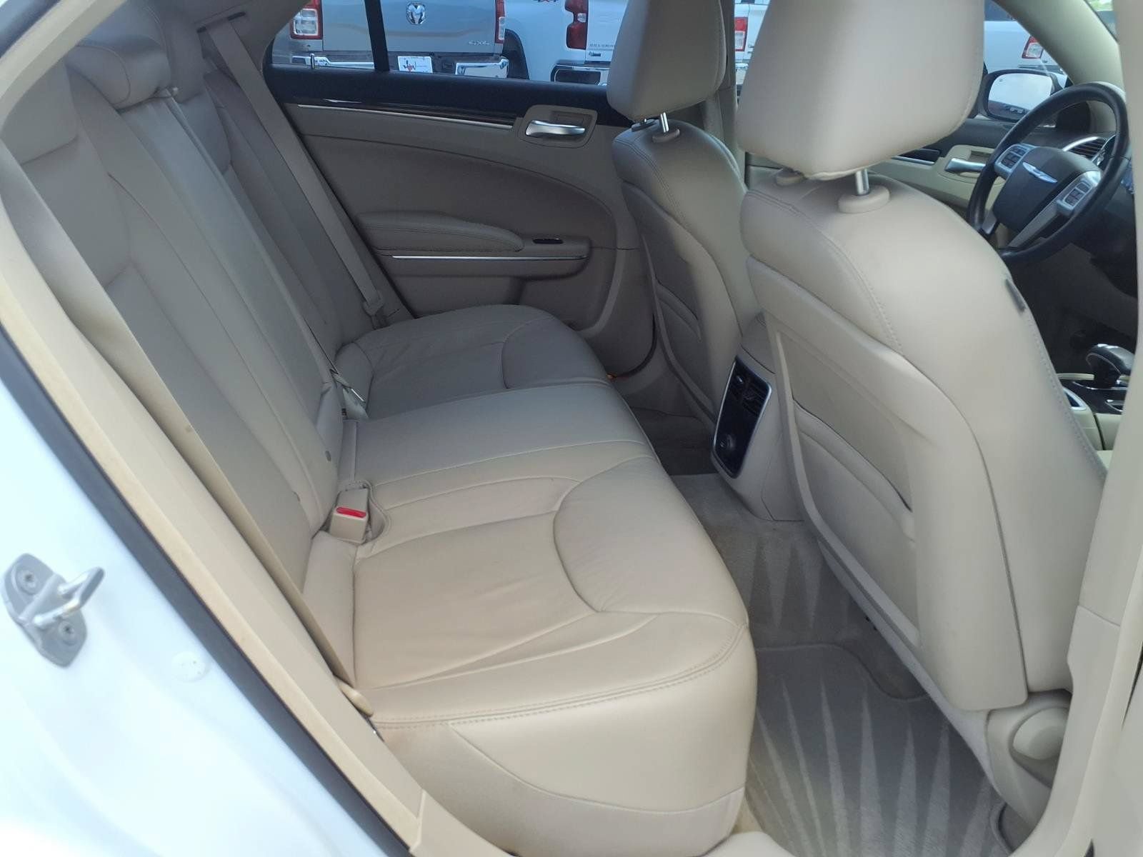 Used 2014 Chrysler 300 RWD image 20