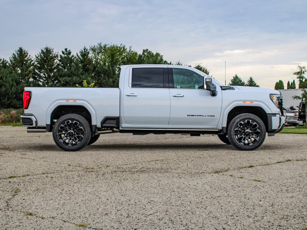 New 2026 GMC Sierra 2500 Denali Ultimate w/ LPO, Black Badging Package AWD/4WD image 2