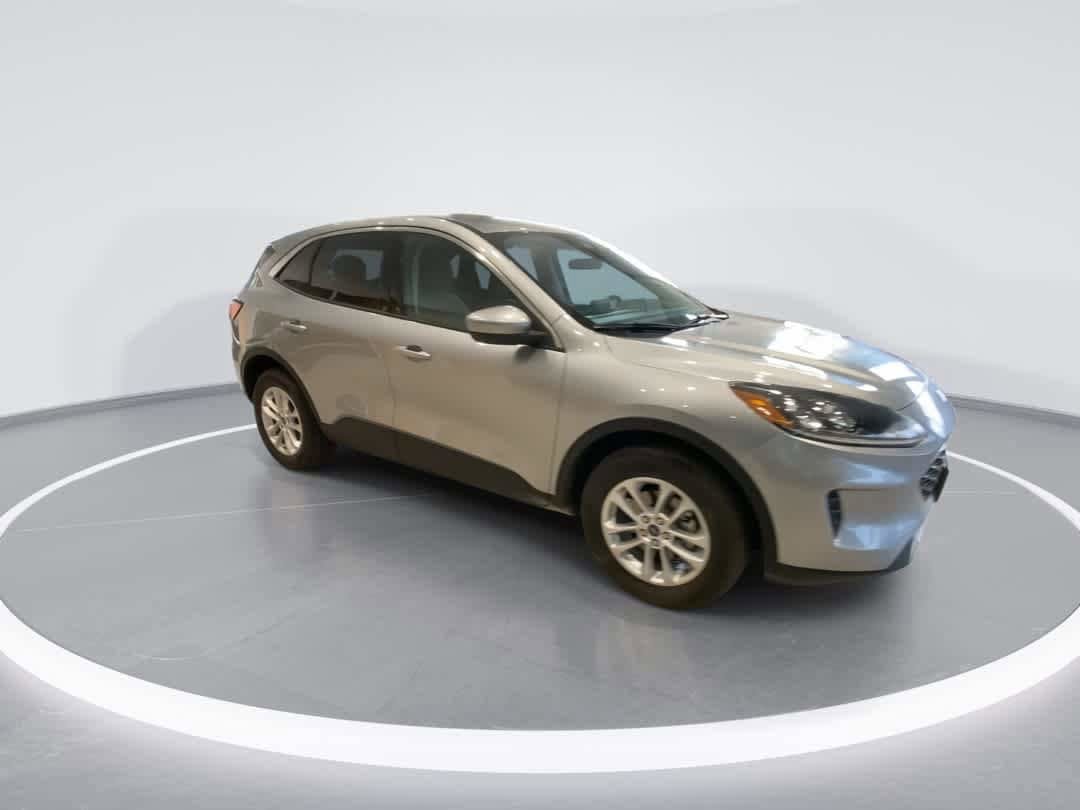 Used 2021 Ford Escape SE w/ Cold Weather Package AWD/4WD image 2