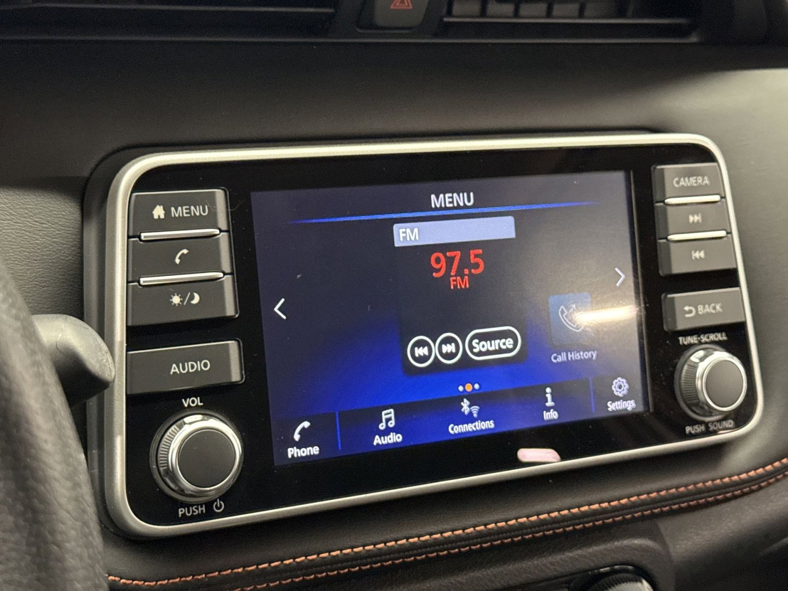 Used 2018 Nissan Kicks SR w/ Premium Package FWD image 19