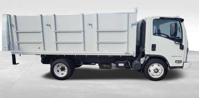 New 2025 Chevrolet Low Cab Forward 5500XG RWD image 2