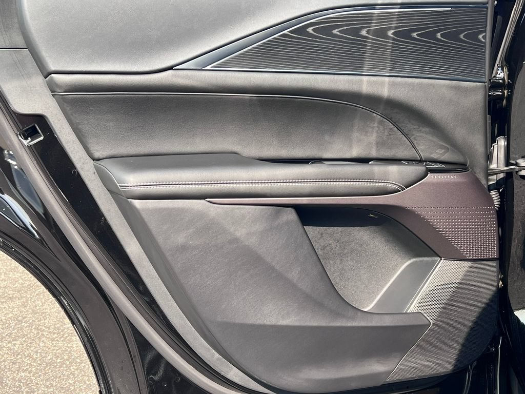 New 2026 Cadillac Lyriq Sport AWD/4WD image 31