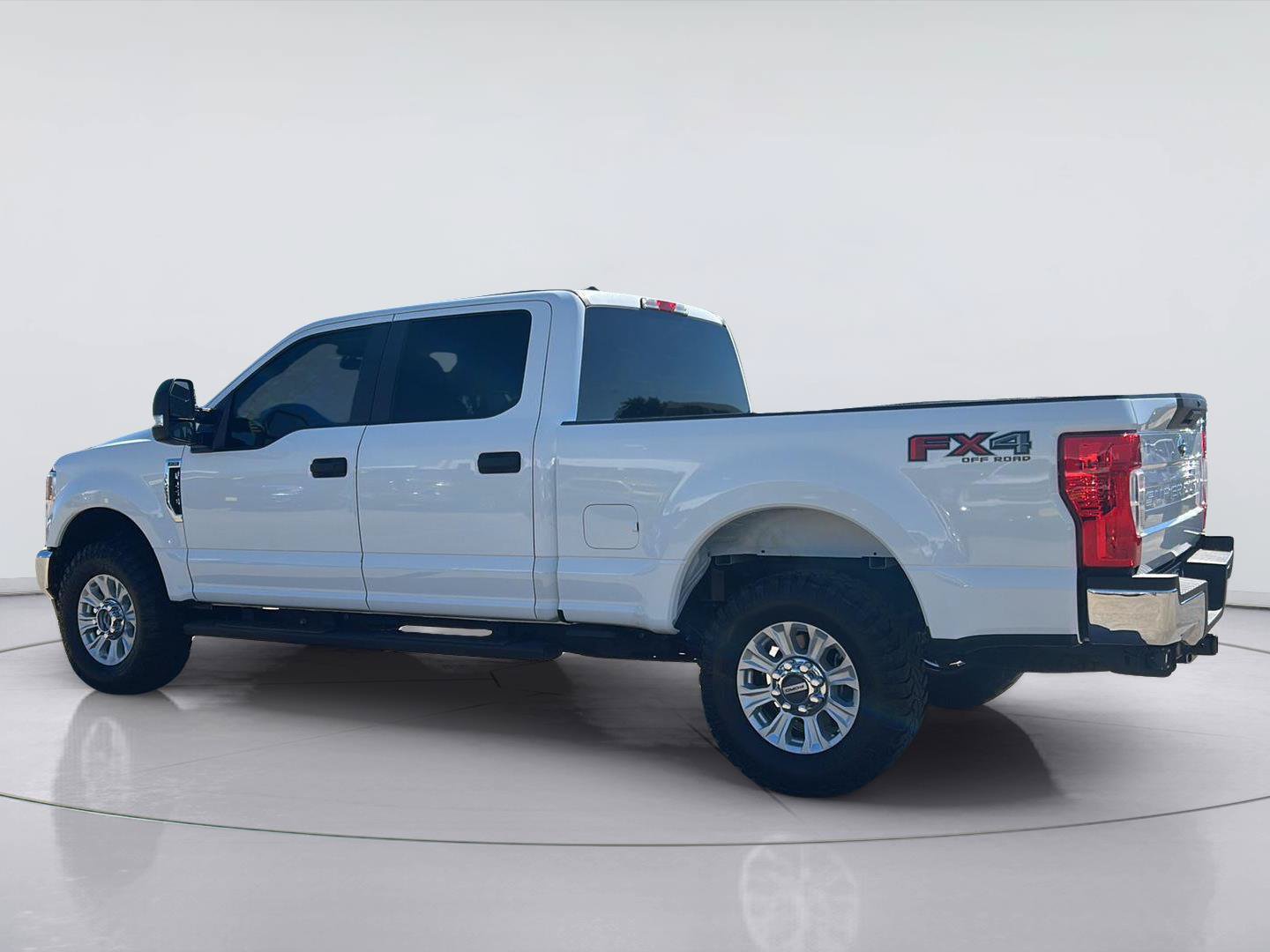 Certified 2022 Ford F250 XL w/ STX Appearance Package AWD/4WD image 6