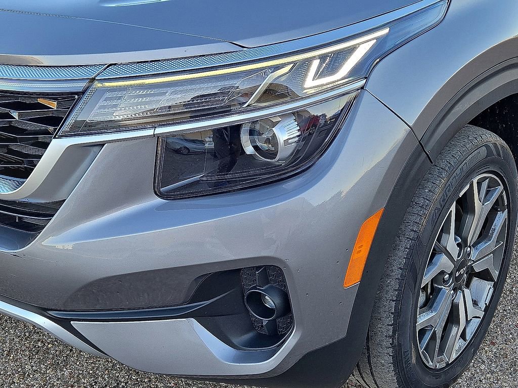 Used 2022 Kia Seltos EX image 9