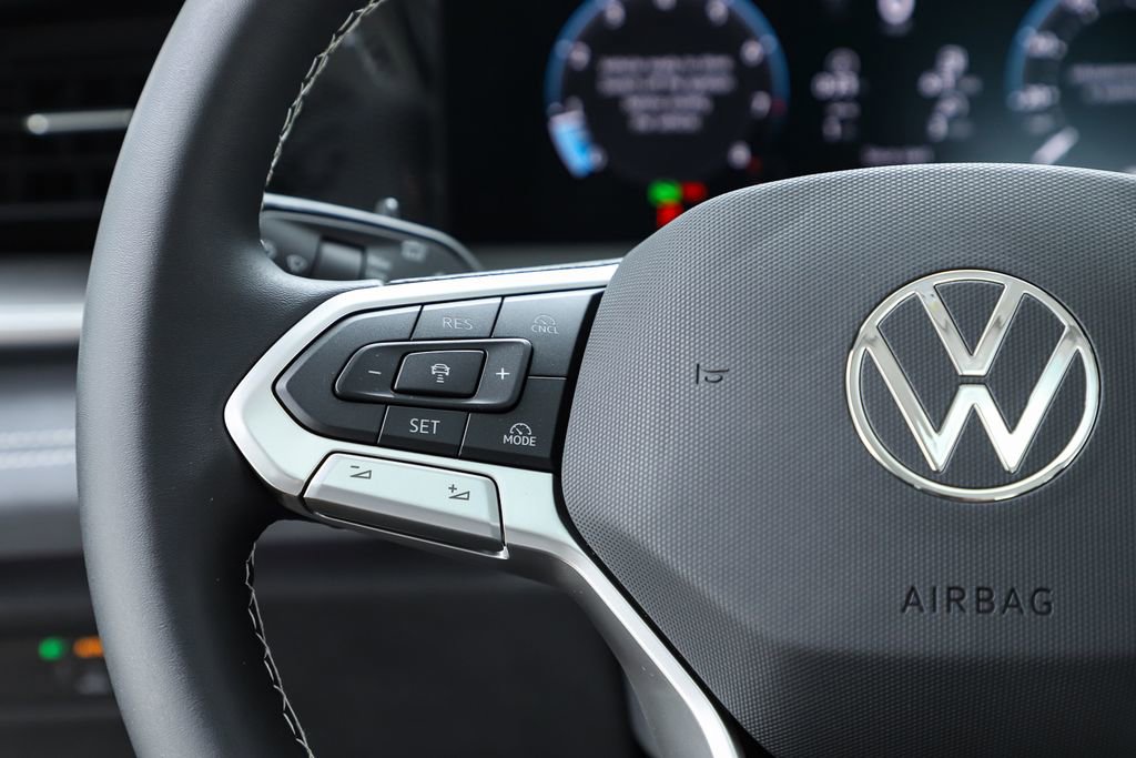 New 2026 Volkswagen Tiguan SE image 60