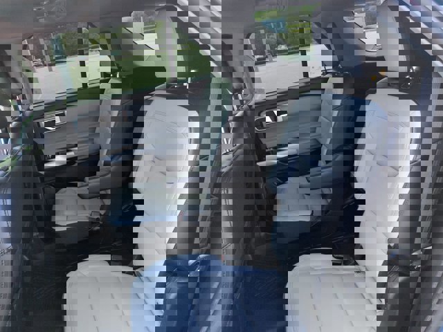 Used 2021 Ford Explorer XLT w/ Equipment Group 202A RWD image 15