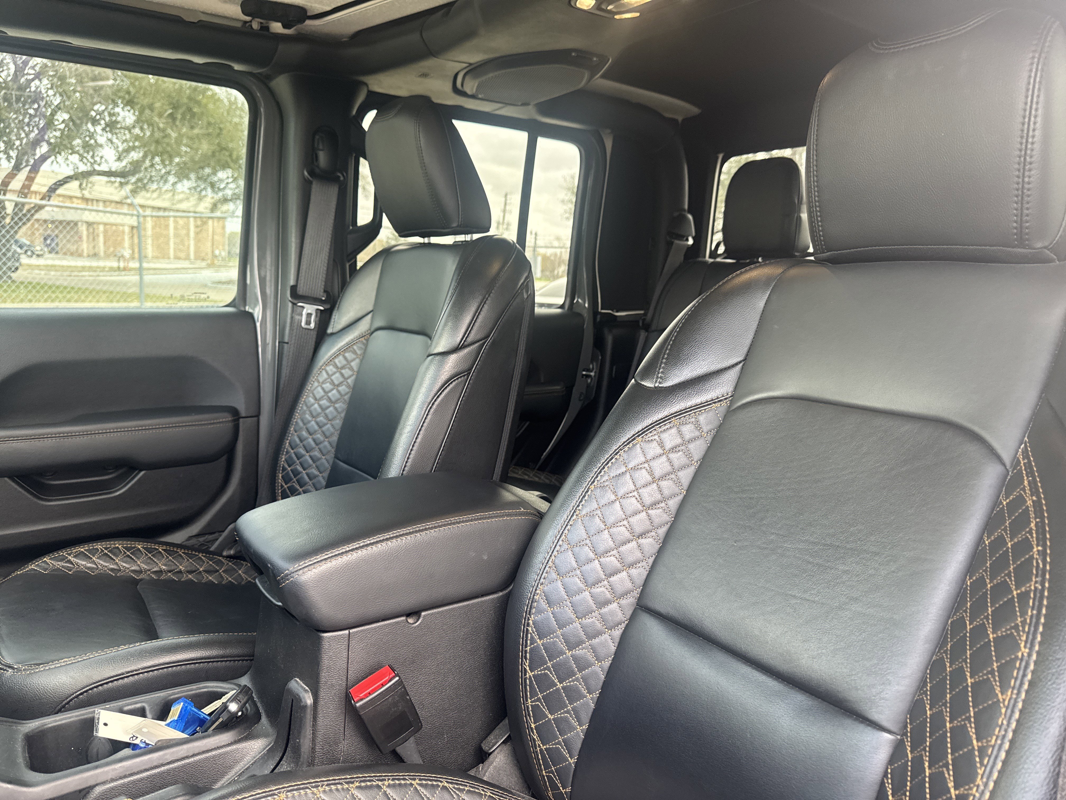 Used 2023 Jeep Gladiator Overland image 6