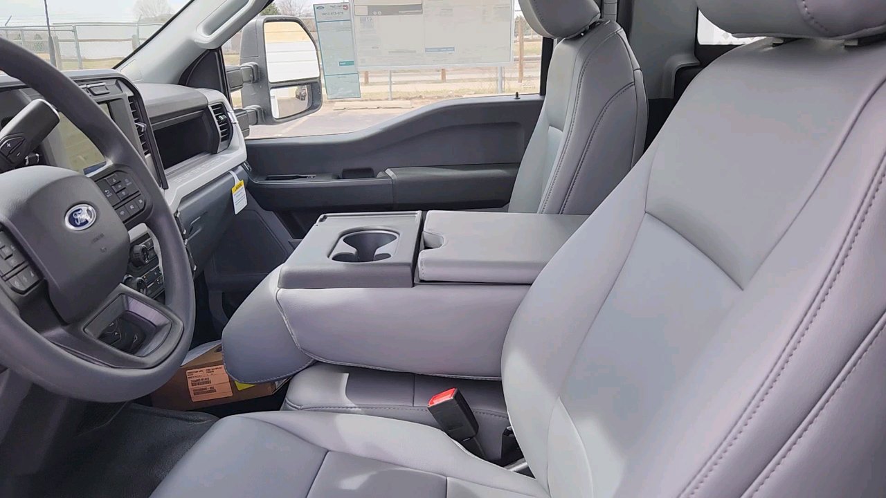 New 2024 Ford F550 4x4 Regular Cab Super Duty image 16