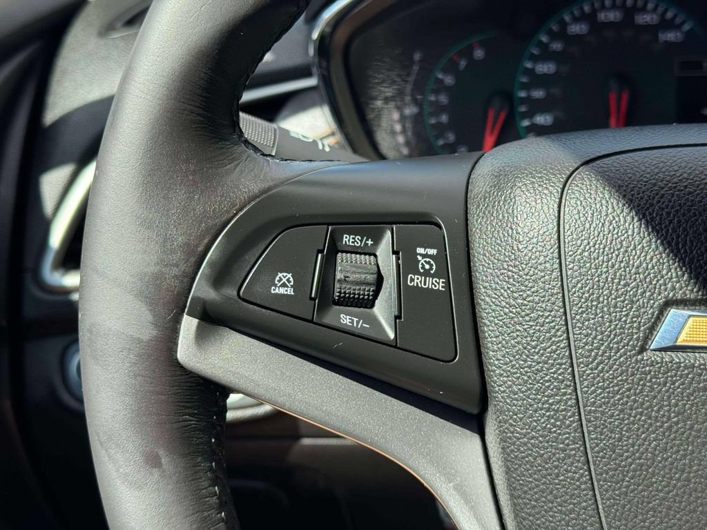 Used 2018 Chevrolet Trax LT w/ Redline Edition AWD/4WD image 22