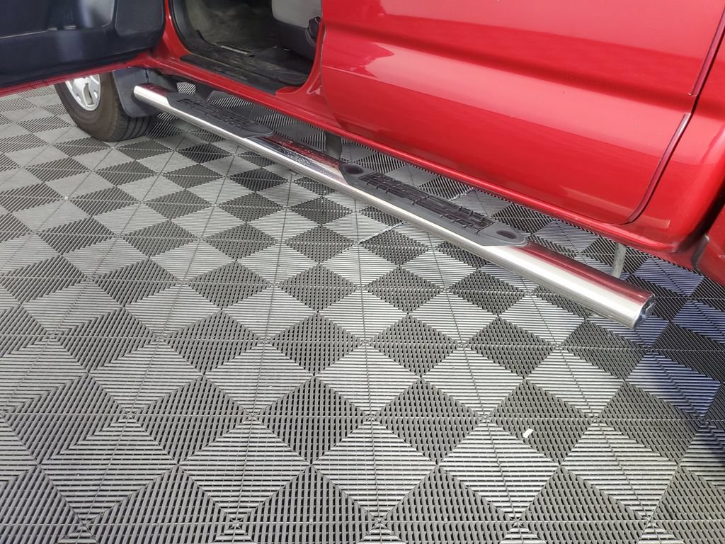Used 2018 Toyota Tacoma SR5 RWD image 28