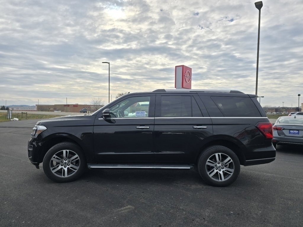 Used 2023 Ford Expedition Limited image 13