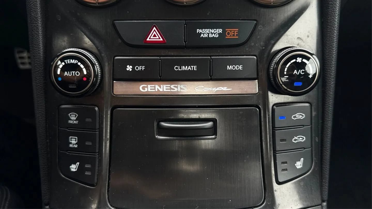 Used 2014 Hyundai Genesis 3.8 RWD image 33