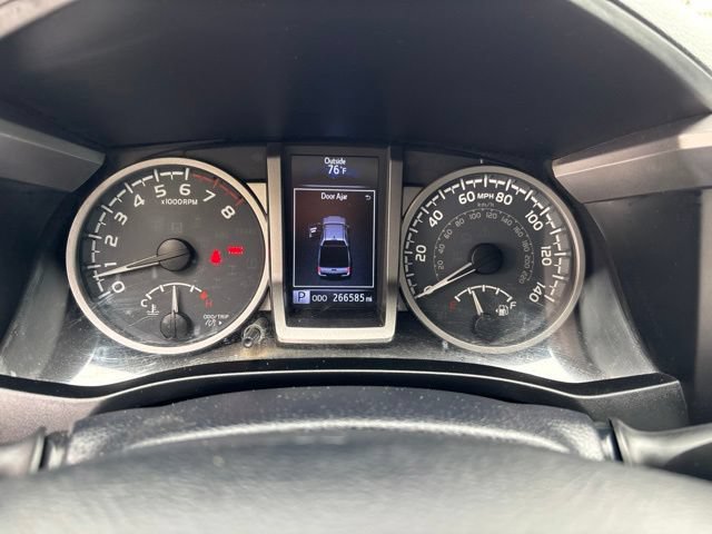 Used 2017 Toyota Tacoma TRD Off-Road AWD/4WD image 22