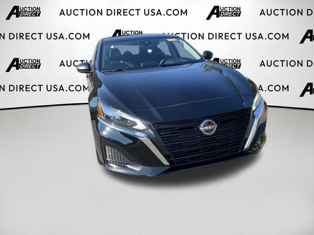 Used 2024 Nissan Altima 2.5 SV FWD image 3