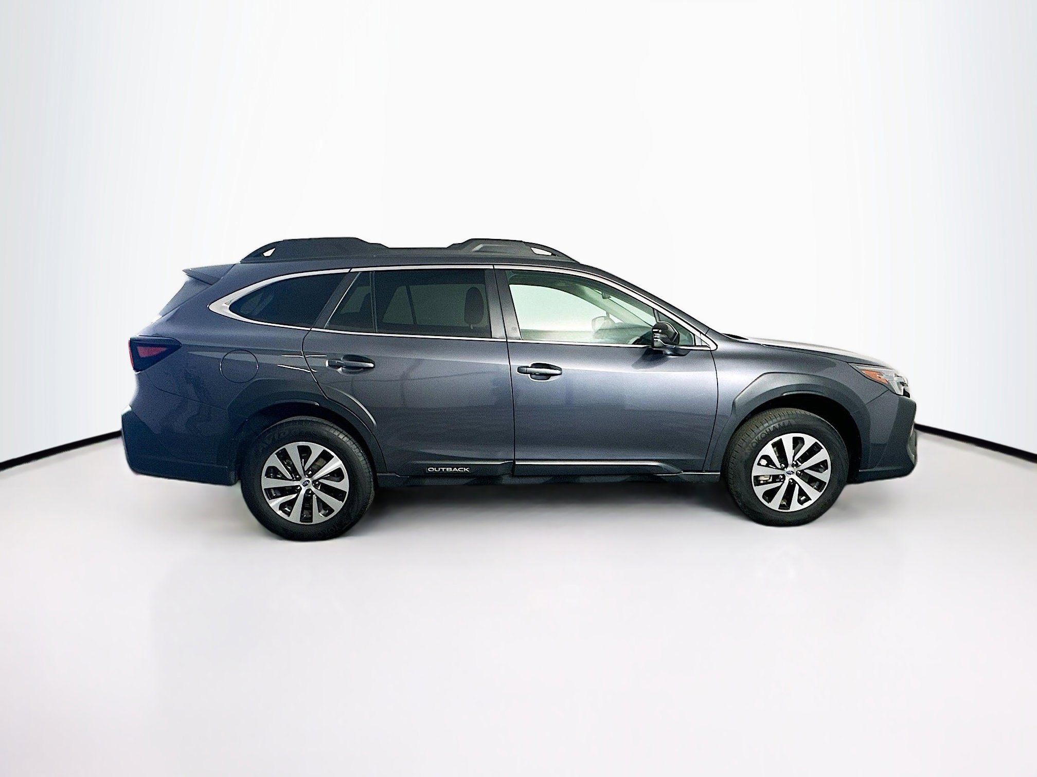 Used 2025 Subaru Outback Premium AWD/4WD image 10