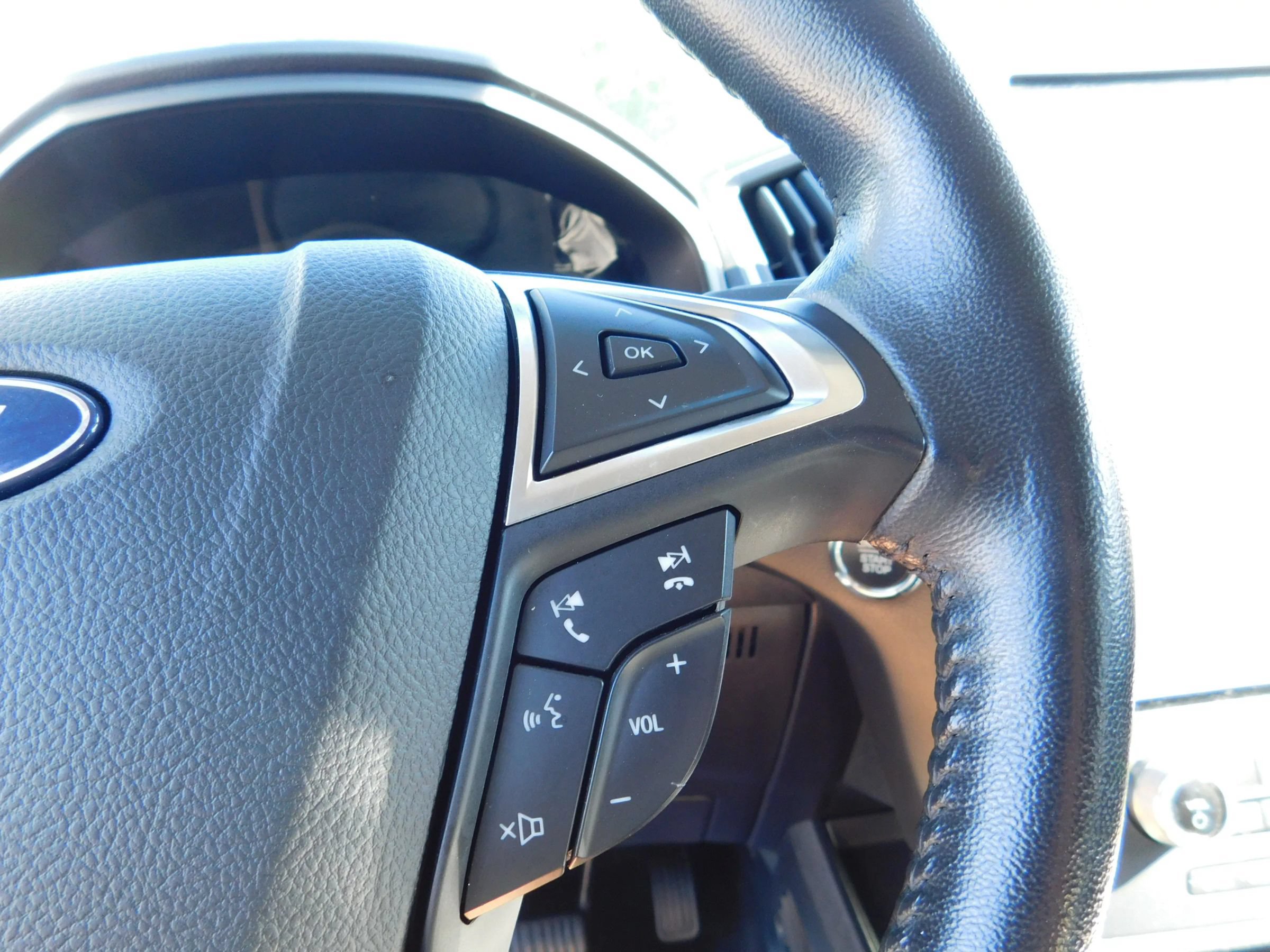 Used 2023 Ford Edge SEL AWD/4WD image 25