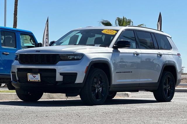 Certified 2023 Jeep Grand Cherokee L Laredo RWD image 12