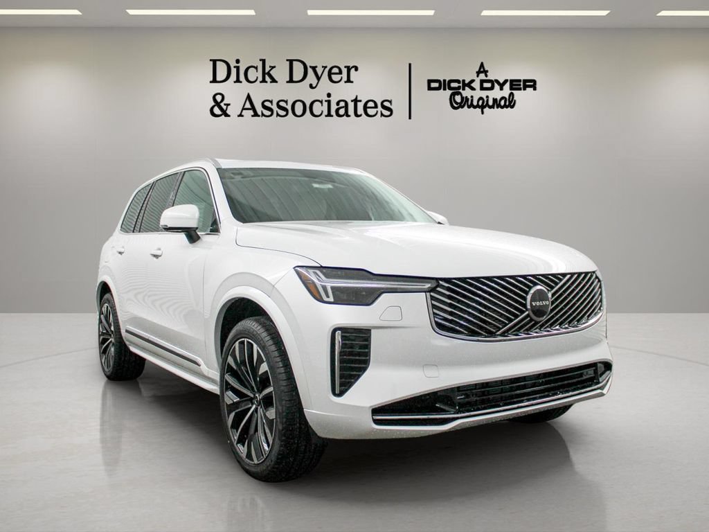 New 2026 Volvo XC90 B5 Core w/ Protection Package Premier
