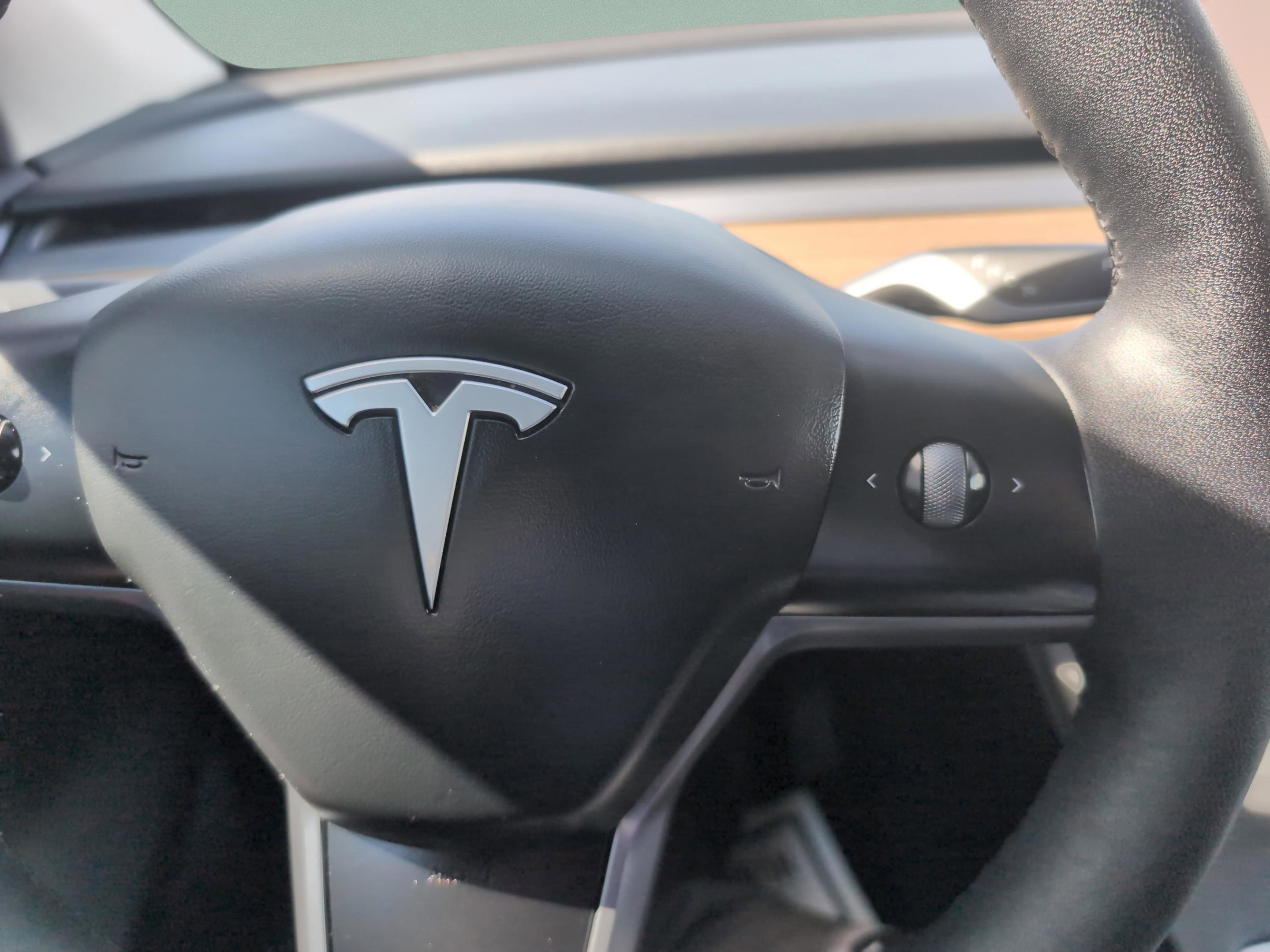 Used 2023 Tesla Model Y Long Range image 34