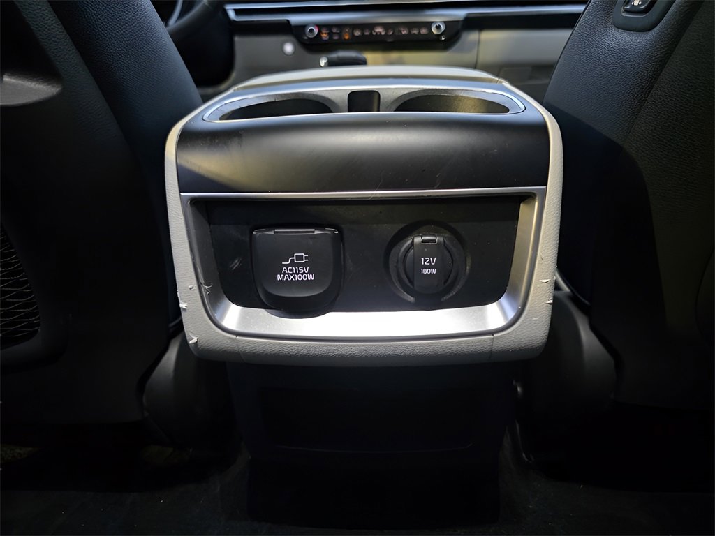 Used 2025 Kia Carnival SX Prestige image 17