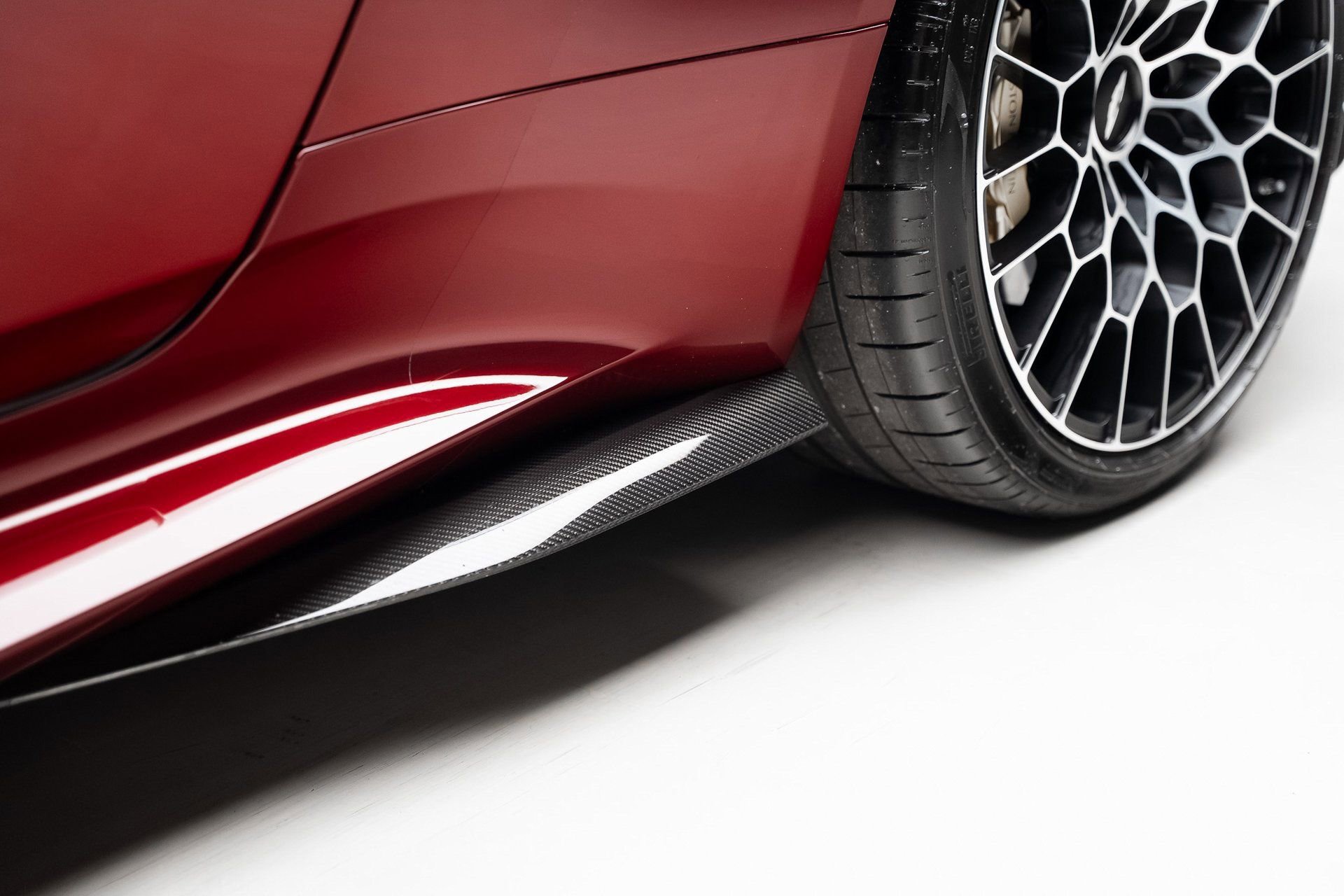 Used 2023 Aston Martin DBS Coupe image 27