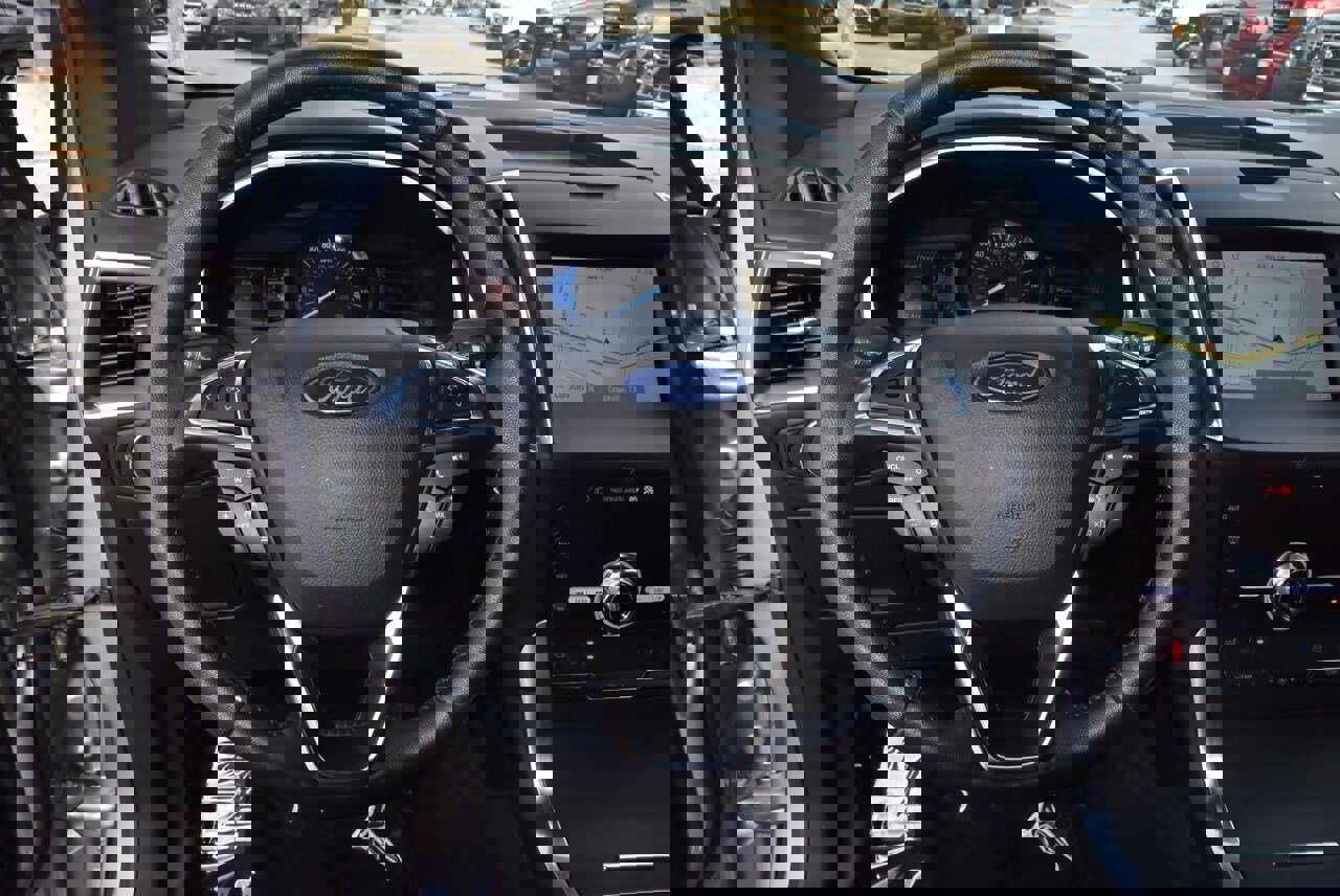 Used 2020 Ford Edge Titanium w/ Equipment Group 301A image 22