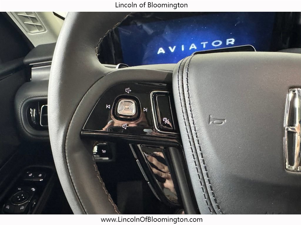 New 2026 Lincoln Aviator AWD w/ Jet Appearance Package image 29