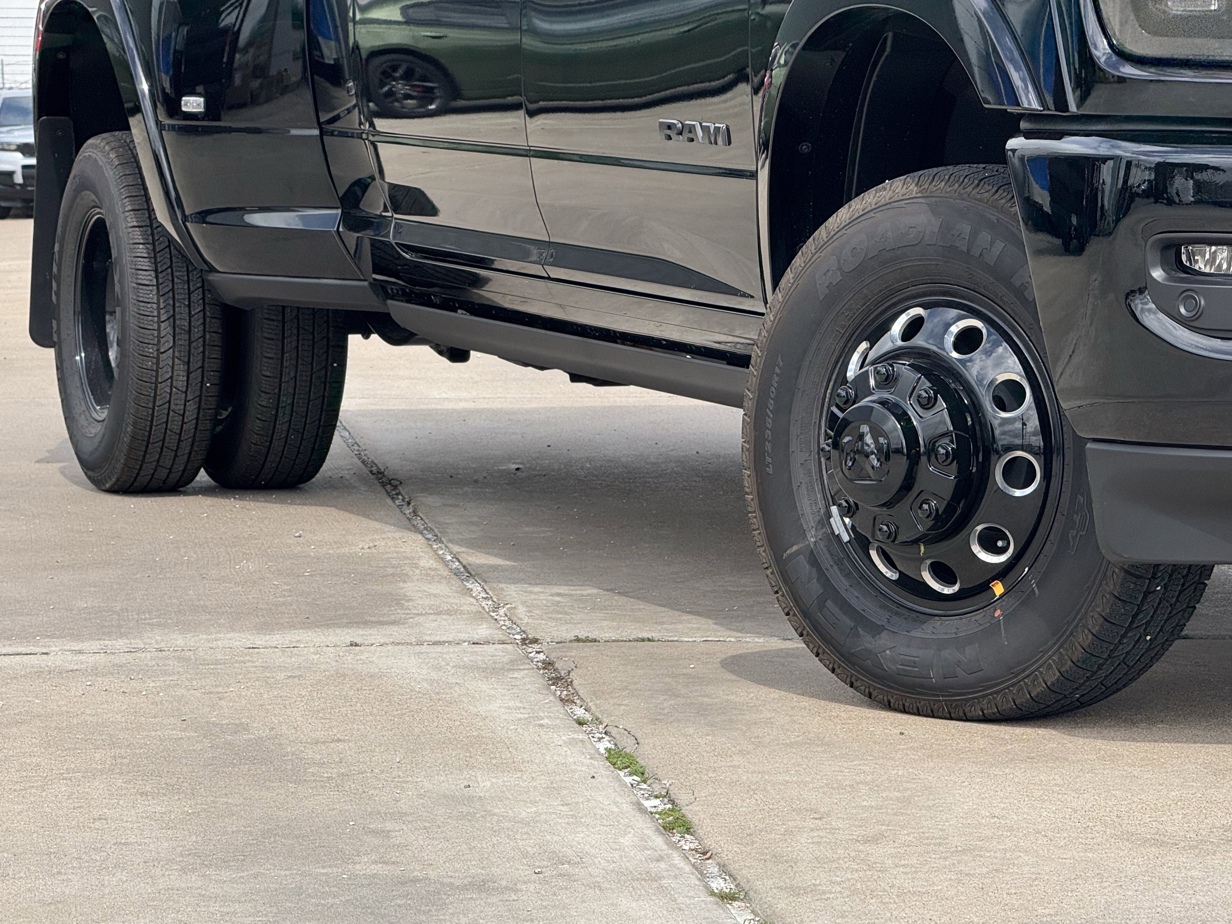 New 2026 RAM 3500 Limited image 12